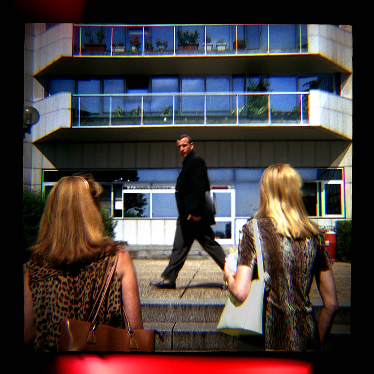 toy's camera jojaflex midi à la défense 09