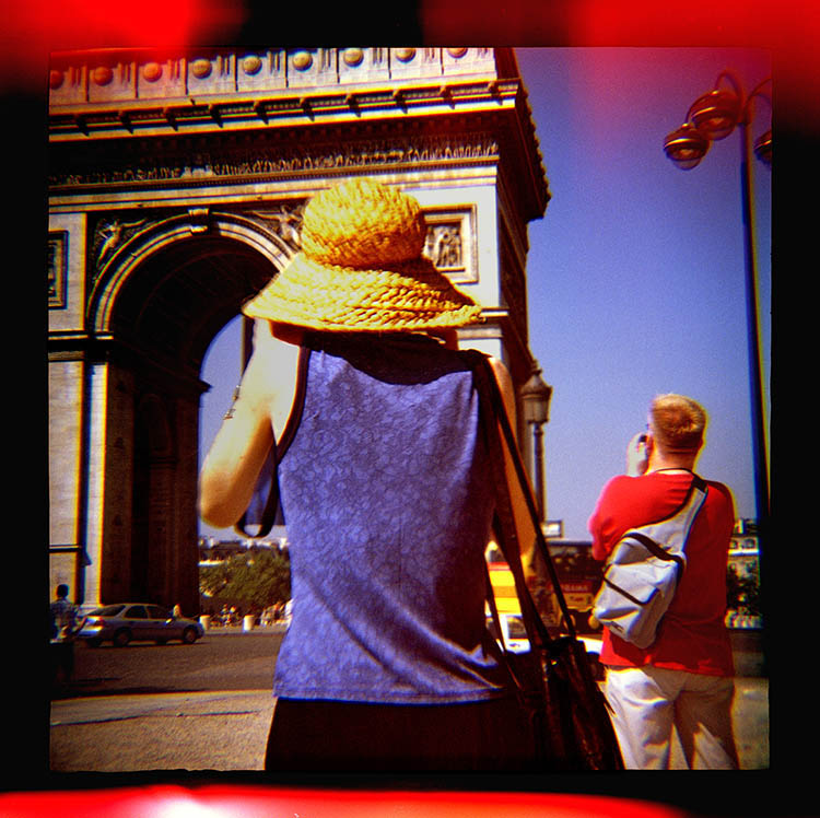 toy's camera jojaflex paris arc de triomphe