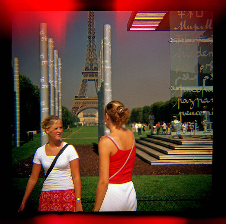 toy's camera jojaflex paris tour eiffel champs de mars